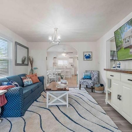נורפולק Beach Bungalow - 1 Block To Beach - Pets Welcome! מראה חיצוני תמונה