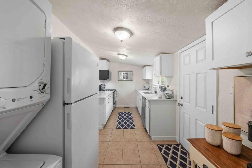 נורפולק Beach Bungalow - 1 Block To Beach - Pets Welcome! מראה חיצוני תמונה