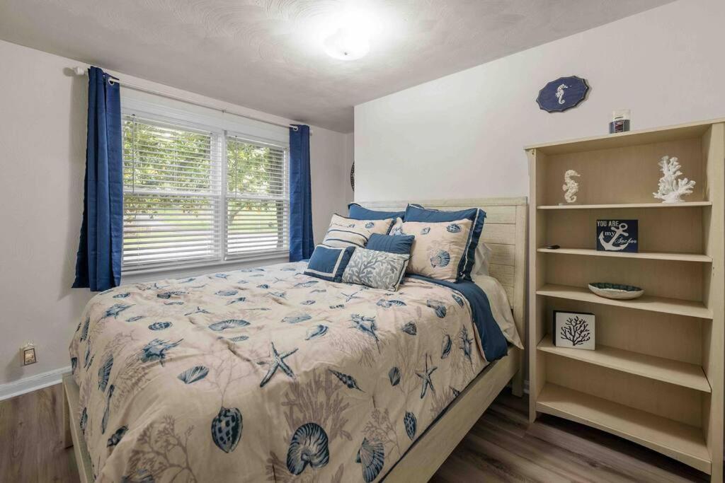 נורפולק Beach Bungalow - 1 Block To Beach - Pets Welcome! מראה חיצוני תמונה