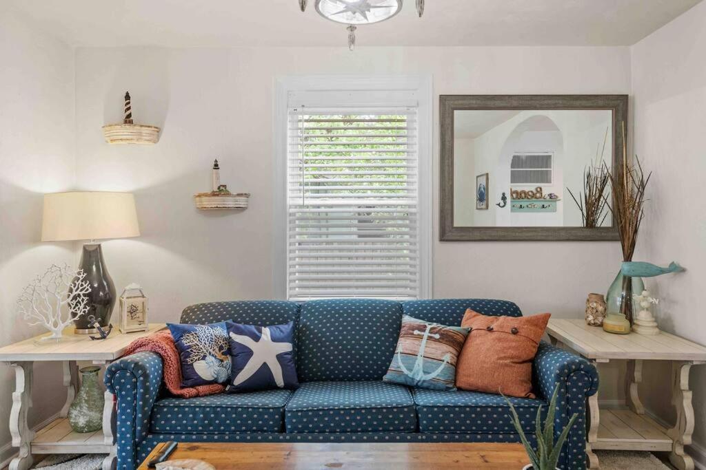 נורפולק Beach Bungalow - 1 Block To Beach - Pets Welcome! מראה חיצוני תמונה
